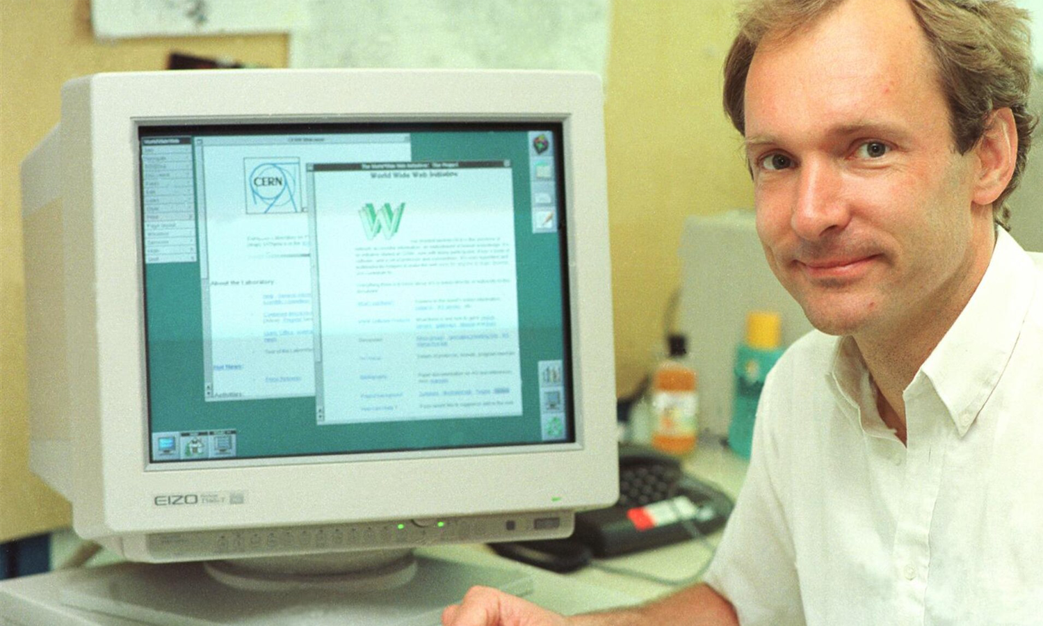 Tim_Berners_Lee_WWW_Cubics